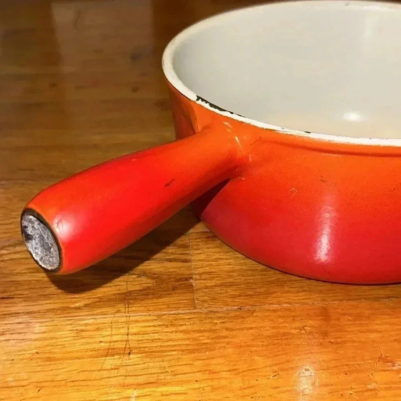 vintage heavy DESCOWARE BELGIUM Orange Flame Enamel Cast Iron Sauce Pan 7C 18 FE - Picture 2 of 7